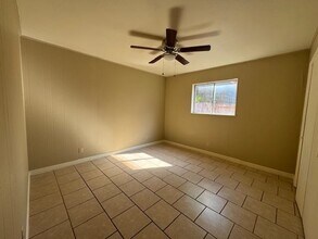 1305 Tilden Ave-Unit -5 in Laredo, TX - Building Photo - Building Photo