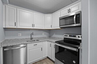 141 Commercial St in Braintree, MA - Building Photo - Building Photo