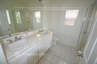 20300 Vanowen St in Los Angeles, CA - Building Photo - Building Photo