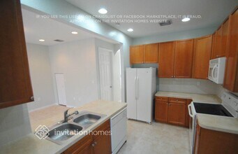 220 Lake Monterey Cir in Boynton Beach, FL - Building Photo - Building Photo