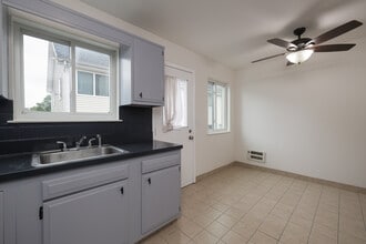 20 N Taylor Condos in Norwalk, CT - Building Photo - Interior Photo