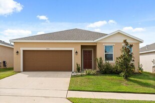 8954 Crowned Eagle Dr in Leesburg, FL - Building Photo