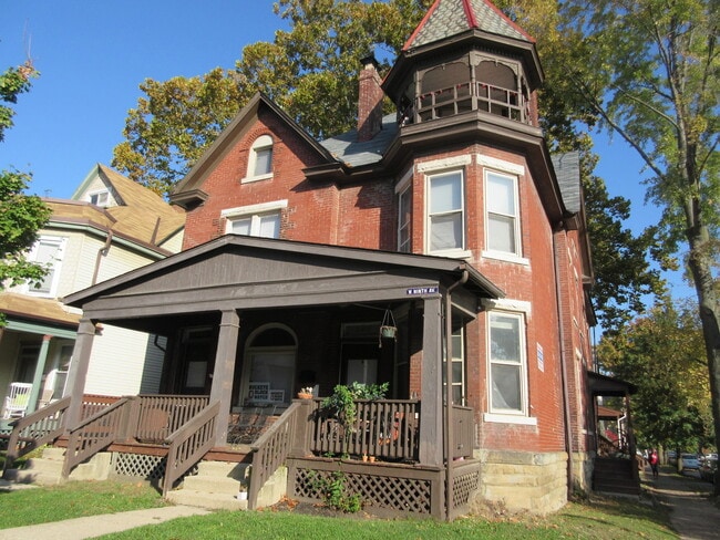 property at 160 W 9th Ave