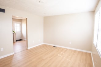 2451 Cecil Ave in Knoxville, TN - Foto de edificio - Building Photo