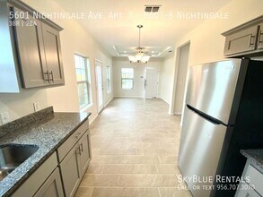 5601 Nightingale Ave in McAllen, TX - Foto de edificio - Building Photo