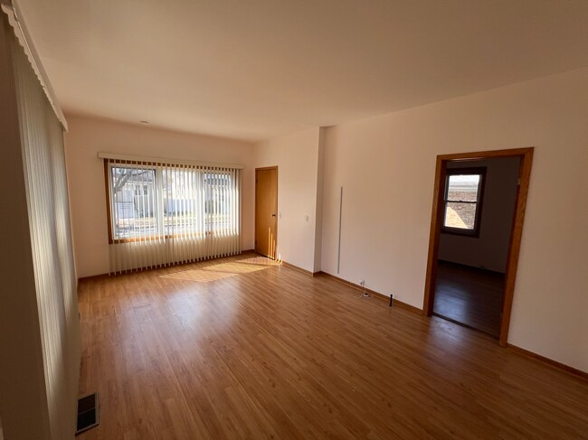 4447 N Melvina Ave, Unit 1 in Chicago, IL - Building Photo - Building Photo