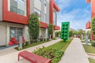 16510 N 92nd St in Scottsdale, AZ - Foto de edificio - Building Photo