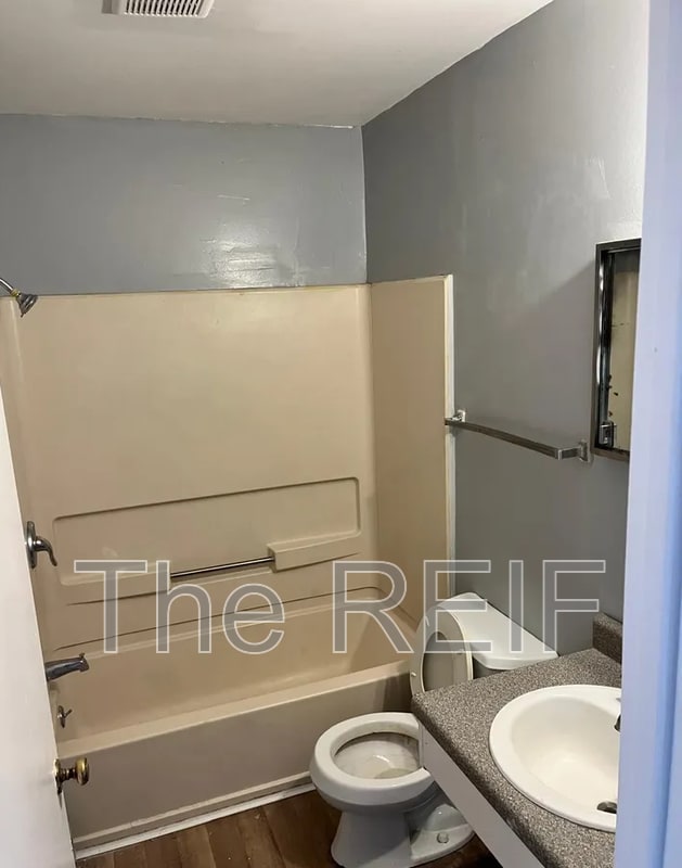 1151 E Cornell Ave in Flint, MI - Building Photo - Building Photo