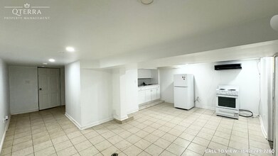 90 Barons Av N in Hamilton, ON - Building Photo - Building Photo