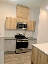 10209 Las Nubes Ave in Houston, TX - Foto de edificio - Building Photo