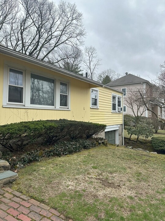 89 Adams St in Lexington, MA - Building Photo
