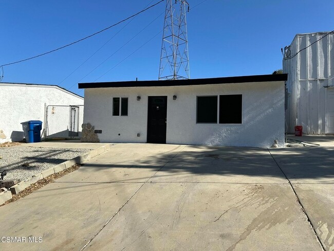 7832 Mesa Dr in Simi Valley, CA - Building Photo - Building Photo