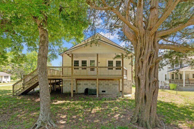 209 Ellington St in New Bern, NC - Building Photo - Building Photo