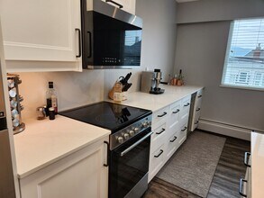 2335 York Av in Vancouver, BC - Building Photo - Building Photo