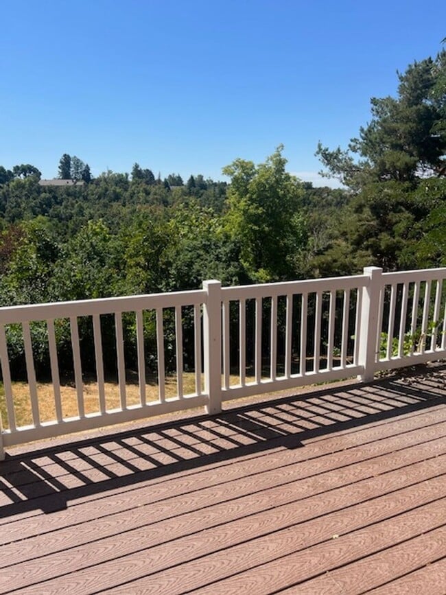 1676 Whispering Oaks Dr in Ogden, UT - Building Photo - Building Photo