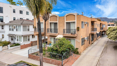 5717 La Mirada Ave in Los Angeles, CA - Building Photo - Primary Photo