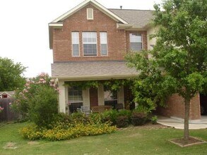 2306 Hayfield Square in Pflugerville, TX - Building Photo - Building Photo
