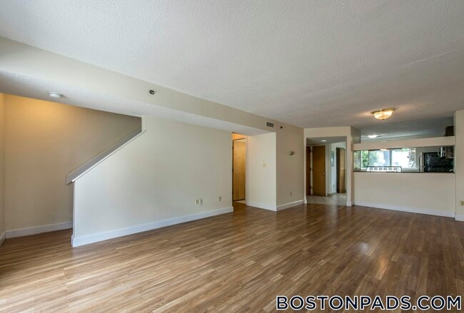 150 N Beacon St in Boston, MA - Building Photo - Building Photo