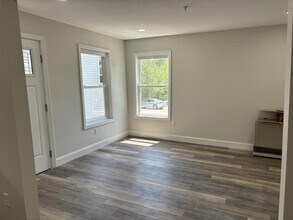 39 High St in Sanford, ME - Building Photo - Building Photo