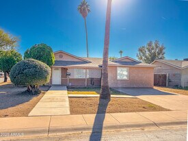 6301 W Earll Dr in Phoenix, AZ - Building Photo