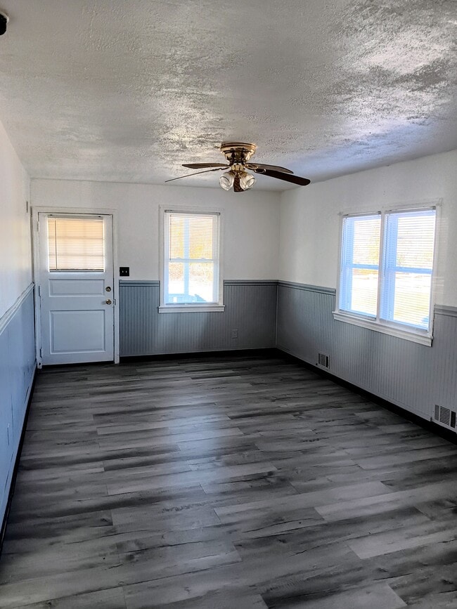 2201 Floral Park Rd in Clinton, MD - Building Photo - Building Photo