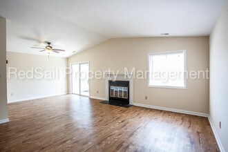 115 Roane Dr-Unit -Unit H in Hampton, VA - Building Photo - Building Photo