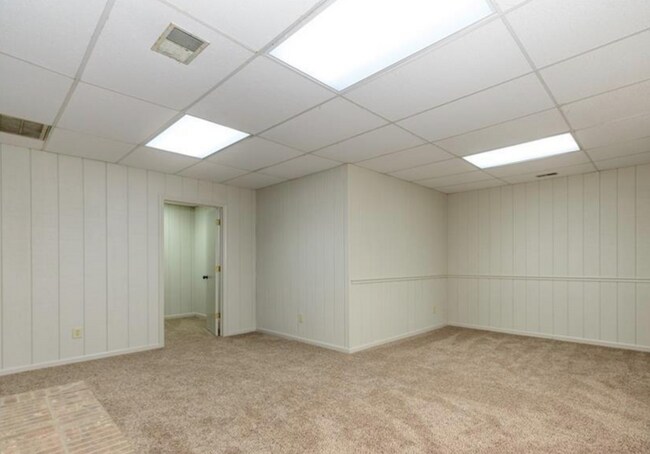 property at 453 Countrywood Pl SE