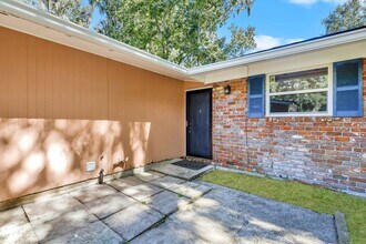 5908 Fairview Ave in Savannah, GA - Building Photo - Building Photo