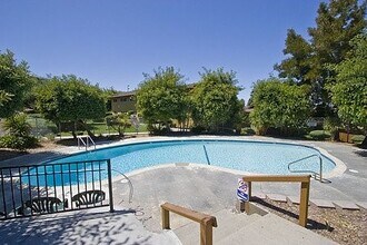 22842 Vermont St in Hayward, CA - Building Photo - Building Photo