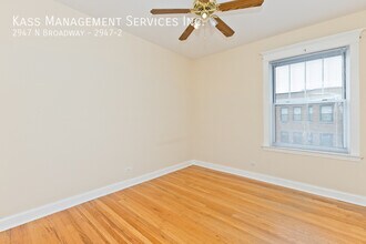 2947 N Broadway, Unit 2947-2 in Chicago, IL - Building Photo - Building Photo