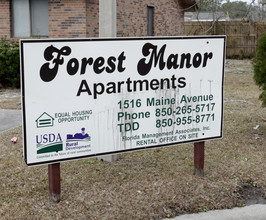 Forest Manor Apartments in Lynn Haven, FL - Foto de edificio - Building Photo