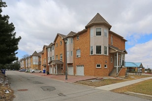 3358 Mccowan Rd in Toronto, ON - Building Photo