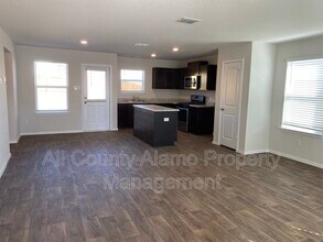 5756 Brook Prairie in Converse, TX - Building Photo - Building Photo