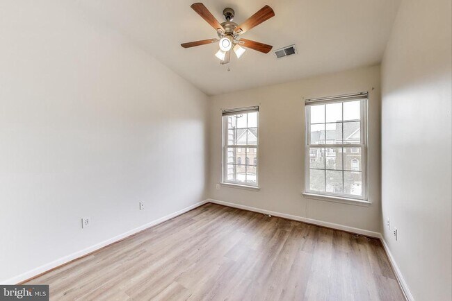 22514 Airmont Woods Terrace in Ashburn, VA - Building Photo - Building Photo