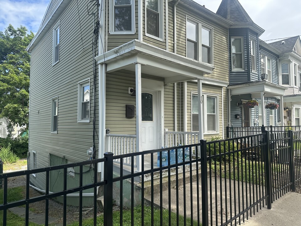 10 Clinton St in Morristown, NJ - Foto de edificio