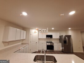 514 Liberty Hall Dr in Bonaire, GA - Building Photo