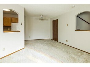 64 E 13th St in Waconia, MN - Building Photo - Building Photo