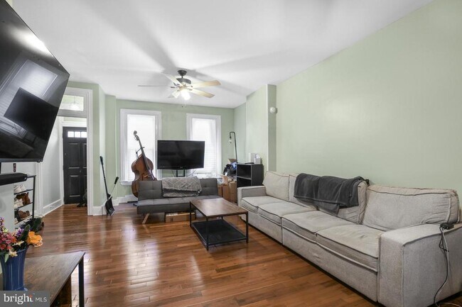 4745 Fowler St in Philadelphia, PA - Building Photo - Building Photo
