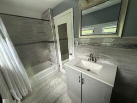 888 Grafton St, Unit 2 in Worcester, MA - Building Photo