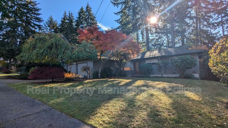 14831 NE 12th St in Bellevue, WA - Foto de edificio