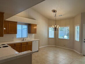 361 W Chennault Ave in Clovis, CA - Building Photo - Building Photo