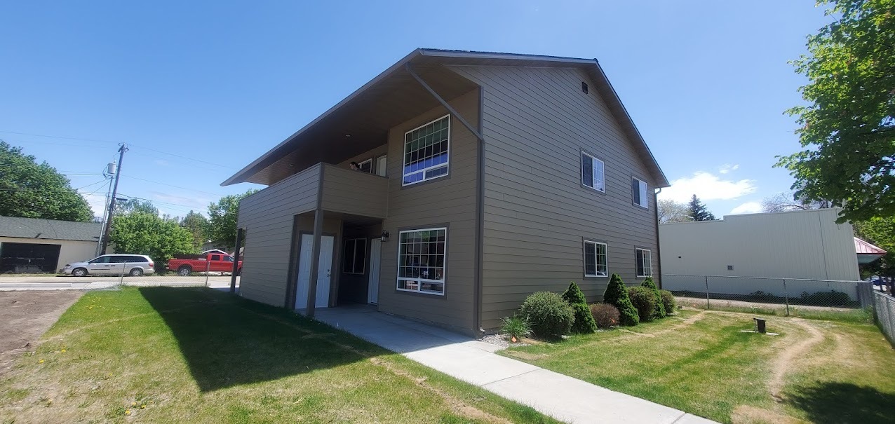 1034 Main St in Corvallis, MT - Building Photo