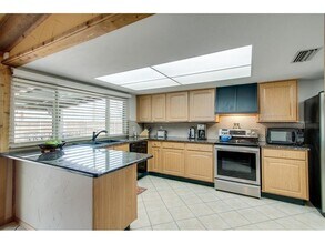 11045 McCree Rd in Dallas, TX - Building Photo - Building Photo