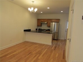19 Sherwood St in Mansfield, CT - Building Photo - Building Photo