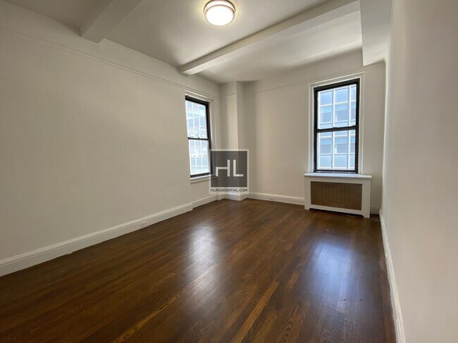 EAST 46 STREET, Unit 8M in New York, NY - Foto de edificio - Building Photo