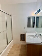 808-812 Westmount Dr in West Hollywood, CA - Building Photo - Building Photo