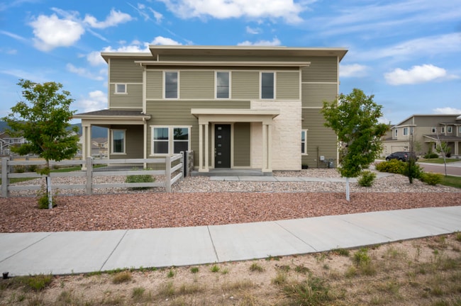 1711 Peak Pr Ln in Monument, CO - Foto de edificio - Building Photo