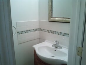 2121 43rd St, Unit 1st floor in Astoria, NY - Foto de edificio - Building Photo