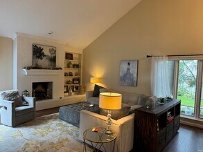 51720 Villager Pkwy in Granger, IN - Foto de edificio - Building Photo