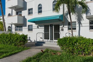 3052 SW 27th Ave in Miami, FL - Building Photo - Building Photo